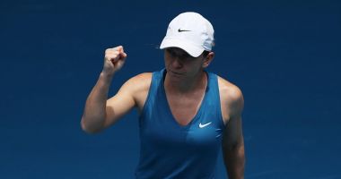 Stire din Sport : Victorie la pas pentru Simona Halep. Gabriela Ruse nu a avut nicio şansă
