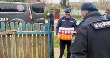 Jandarmii constănțeni au făcut un gest din suflet înainte de sărbători - 3