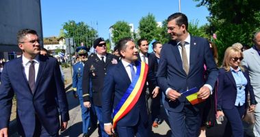 GALERIE FOTO / A început parada de Ziua Constanței. Mii de elevi defilează prin centrul orașului - 6