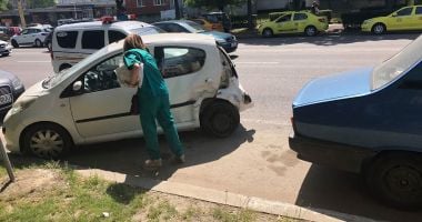 GALERIE FOTO / Accident rutier în cartierul Tomis 3. Patru mașini, avariate - 7
