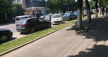 GALERIE FOTO / Accident rutier în cartierul Tomis 3. Patru mașini, avariate - 5
