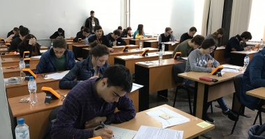 Stire din Cultură-Educație : Elevi români, medaliați cu aur și argint la Olimpiada Asiatică de Fizică