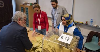 Stire din Actualitate : Alegeri prezidențiale Turcia: Rezultate parțiale - Erdogan conduce cu 57% din voturi