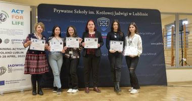 Stire din Cultură-Educație : Povestea experienţei poloneze a echipei Liceului ”Lazăr Edeleanu” din Năvodari