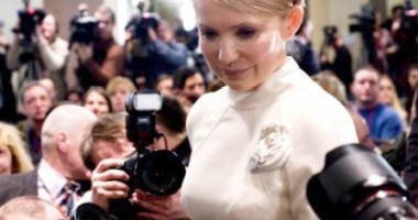 Stire din Actualitate : Iulia Timoșenko a primit șapte ani de închisoare pentru abuz de putere