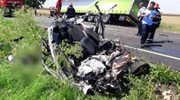 IMAGINI ȘOCANTE! TRAGEDIE la Constanța. Mașină spulberată de un tir. O persoană a murit - 6