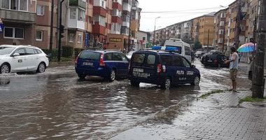 GALERIE FOTO / Fenomene extreme! Ploile torențiale au făcut ravagii în România - 2