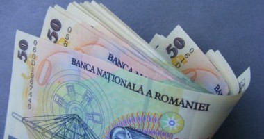 Stire din Economie : Prima de vacanță - mărul discordiei la "Rompetrol"