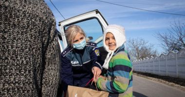 GALERIE FOTO / Polițiștii constănțeni, ajutoarele lui Moș Crăciun - 2