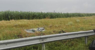 GALERIE FOTO / Tragedie pe șosea. Microbuz lovit frontal de un tir cu numere de CONSTANȚA. DOI MORȚI, PATRU RĂNIȚI - 4