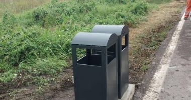 În sfârșit! Coșuri de gunoi în parcările de pe DN39 - 1