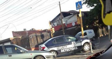 GALERIE FOTO / Accident rutier la intersecția bulevardului IC Brătianu cu strada T. Burada - 2