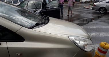 GALERIE FOTO / ACCIDENT pe strada Soveja. O victimă este încarcerată - 2