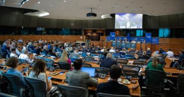 Stire din Politică-Administrație : Dreapta europeană se reunește la București. Congresul Partidului Popular European, din 2024, va fi găzduit de PNL