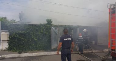 GALERIE FOTO / INCENDIU PUTERNIC LA CONSTANȚA, ÎN PALAZU MARE. Focul se extinde! - 4