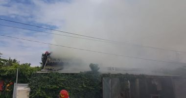 GALERIE FOTO / INCENDIU PUTERNIC LA CONSTANȚA, ÎN PALAZU MARE. Focul se extinde! - 3
