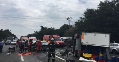 VIDEO. ACCIDENT LA COSTINEȘTI! MAI MULTE VICTIME! ELICOPTERUL SMURD, LA FAȚA LOCULUI - 5