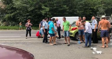 VIDEO. ACCIDENT LA COSTINEȘTI! MAI MULTE VICTIME! ELICOPTERUL SMURD, LA FAȚA LOCULUI - 3