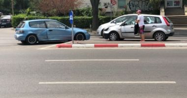 GALERIE FOTO. ACCIDENT RUTIER ÎN ZONA CITY MALL. DOUĂ MAȘINI IMPLICATE - 2
