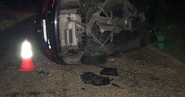GALERIE FOTO / BMW izbit în copaci, după ce șoferul a pierdut controlul volanului în curbă - 5