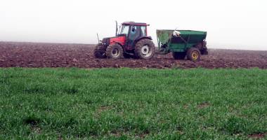 Stire din Politică-Administrație : Guvern: Ajutoare pentru agricultori