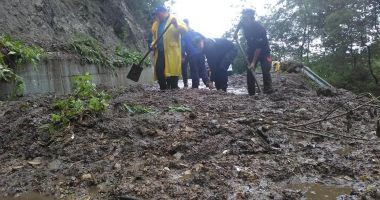 Stire din Eveniment : Situl Sarmizegetusa Regia, închis temporar! Pământul a luat-o la vale în zona cetății dacice