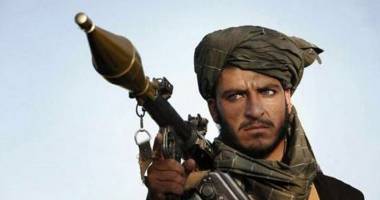 Stire din Actualitate : Al-Qaida în Yemen a difuzat o înregistrare video cu un ostatic american, amenințând că îl execută