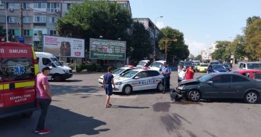 GALERIE FOTO / ACCIDENT RUTIER în zona Gării CFR. Două autoturisme au fost avariate - 4