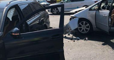 GALERIE FOTO / Accident rutier la intersecția bulevardului Tomis cu strada Ion Rațiu. Două persoane au fost rănite - 5