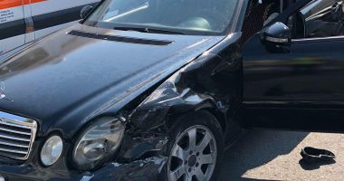 GALERIE FOTO / Accident rutier la intersecția bulevardului Tomis cu strada Ion Rațiu. Două persoane au fost rănite - 7
