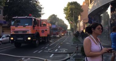 HAOS ÎN CENTRUL CONSTANȚEI! INCENDIU PUTERNIC la clădirea SPIT de pe bulevardul Tomis. Intervin PATRU AUTOSPECIALE - 2