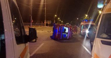 GALERIE FOTO / ACCIDENT RUTIER GRAV NOAPTEA TRECUTĂ în Constanța. O ambulanță SMURD a fost răsturnată - 10