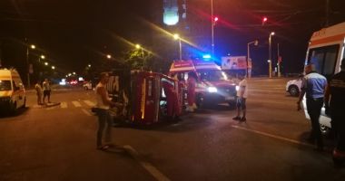 GALERIE FOTO / ACCIDENT RUTIER GRAV NOAPTEA TRECUTĂ în Constanța. O ambulanță SMURD a fost răsturnată - 3