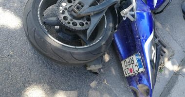 GALERIE FOTO / Accident rutier pe bulevardul Ferdinand. Un motociclist a fost rănit - 3