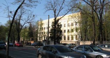 Stire din Politică-Administrație : MAE: 40 de angajaţi ai Ambasadei Rusiei la Bucureşti vor părăsi România, la bordul unei aeronave ruse