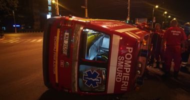 GALERIE FOTO / ACCIDENT RUTIER GRAV NOAPTEA TRECUTĂ în Constanța. O ambulanță SMURD a fost răsturnată - 6