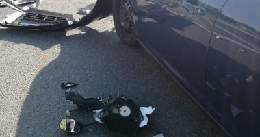 GALERIE FOTO / ACCIDENT ÎN CONSTANȚA. Motociclist lovit în plin de o mașină pe strada Traian - 5