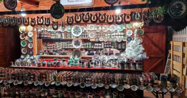 Stire din Cultură-Educație : Adriana Bledea, meșter popular din Baia Mare, oferă demonstrații de lucru la roata olarului, la Constanța