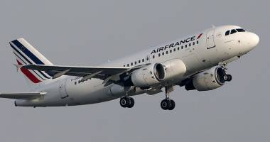 Stire din Actualitate : CLIPE DE GROAZĂ PENTRU CEI APROAPE 500 DE PASAGERI AI UNEI CURSE AIR FRANCE
