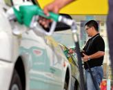Stire din Economie : Transportatorii solicită oprirea creșterii necontrolate a prețurilor la carburanți
