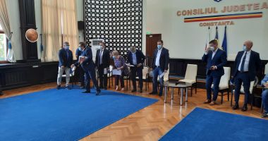 CJC isi prezintă raportul de activitate. Managerii instituțiilor subordonate sunt prezenti - 3