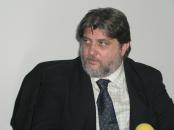 Stire din Politică-Administrație : Zgabercea se face șef și peste banii cinematografelor și grădinilor de vară din județ