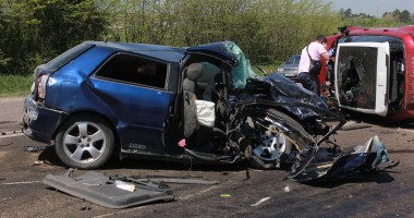 Stire din Eveniment : A murit tânărul care a provocat accidentul teribil de pe 1 mai