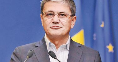 Stire din Economie : Marcel Boloș: România nu poate lua bani din PNRR fără reforma pensiilor speciale și cea a salarizării bugetare