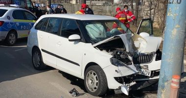 ACCIDENT GRAV ÎN MAMAIA: O MAȘINĂ A AJUNS ÎN STÂLP! - 3