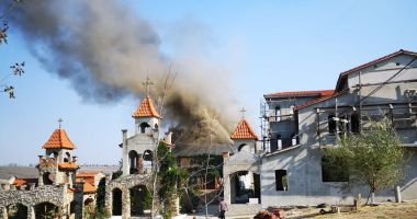GALERIE FOTO/ MĂNĂSTIRE ÎN FLĂCĂRI în județul Constanța! - 3