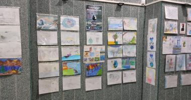 GALERIE FOTO. La Acvariul din Constanța sunt expuse lucrări ale elevilor Școlii „Viceamiral Ioan Murgescu” - 4