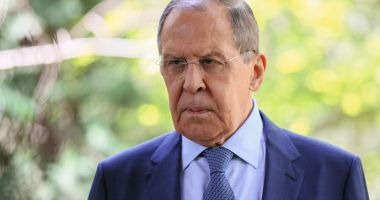 Stire din Actualitate : Vizita lui Lavrov în Serbia a fost anulată. "Diplomaţia noastră încă nu stăpâneşte teleportarea"