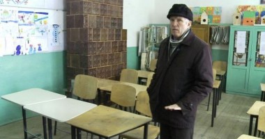Stire din Cultură-Educație : Școli închise sau cu program redus