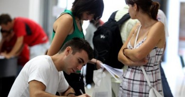 Stire din Cultură-Educație : Admitere 2012 / Circa 1.000 de elevi au susținut proba de verificare la engleză